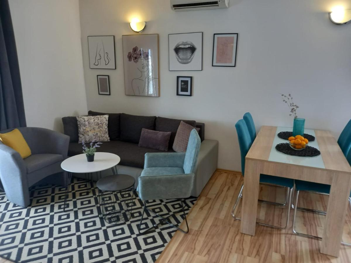 Apartmani Nella فير الغرفة الصورة